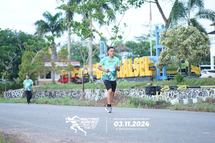 Race photo from Arutmin Borneo Run 2024
