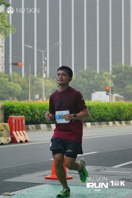 Race photo from Nu Skin Run 10K