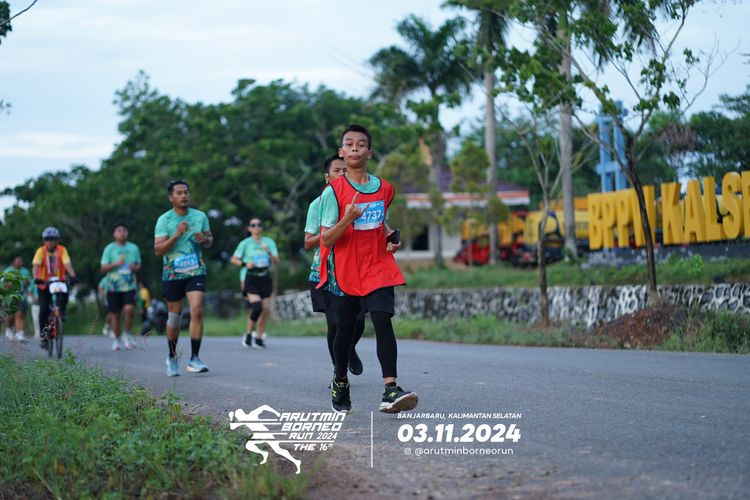 Race photo from Arutmin Borneo Run 2024