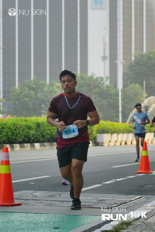 Race photo from Nu Skin Run 10K