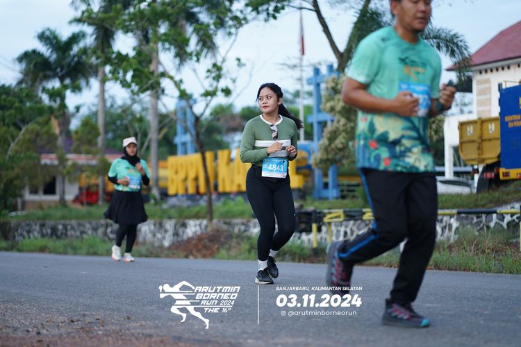 Race photo from Arutmin Borneo Run 2024