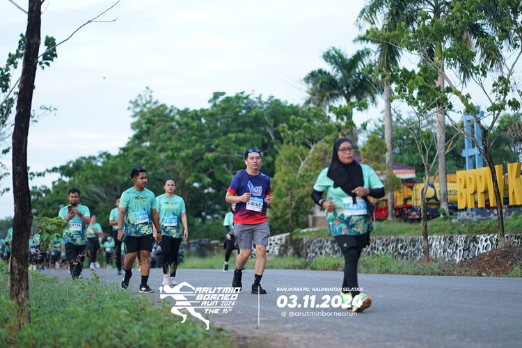 Race photo from Arutmin Borneo Run 2024