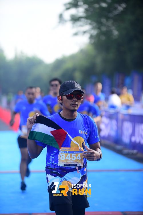 Race photo from Isoplus Run 2024 Surabaya