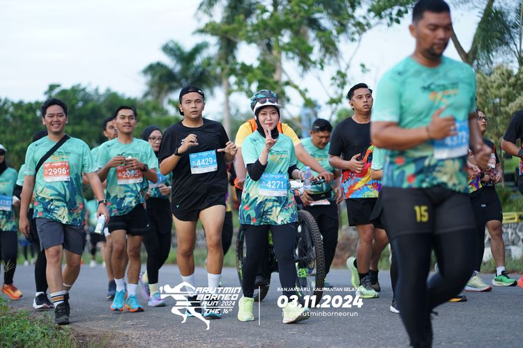 Race photo from Arutmin Borneo Run 2024
