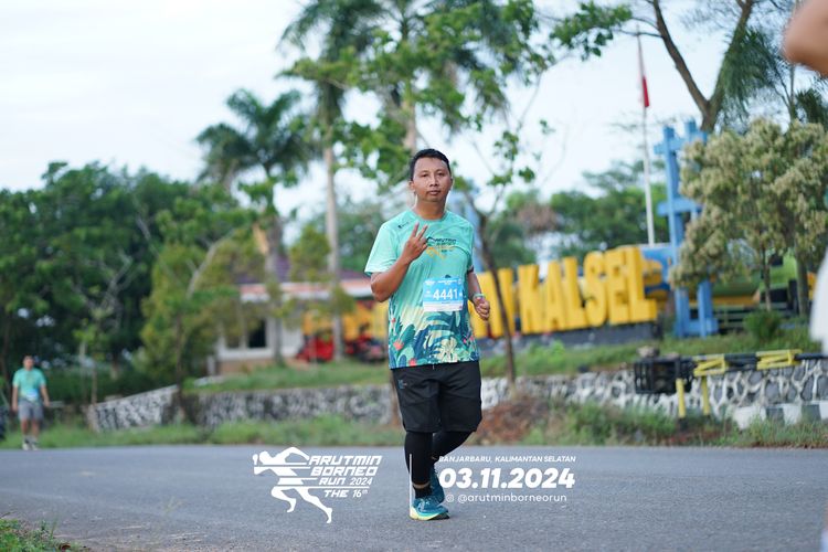 Race photo from Arutmin Borneo Run 2024
