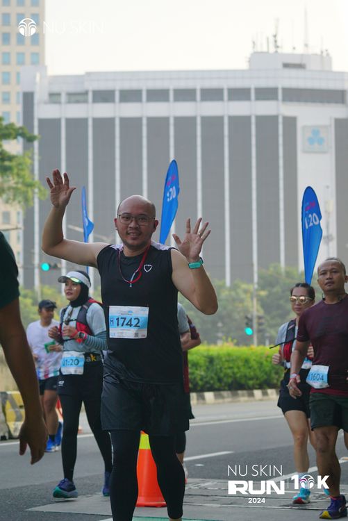 Race photo from Nu Skin Run 10K