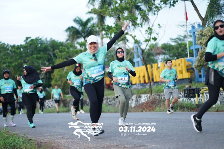 Race photo from Arutmin Borneo Run 2024