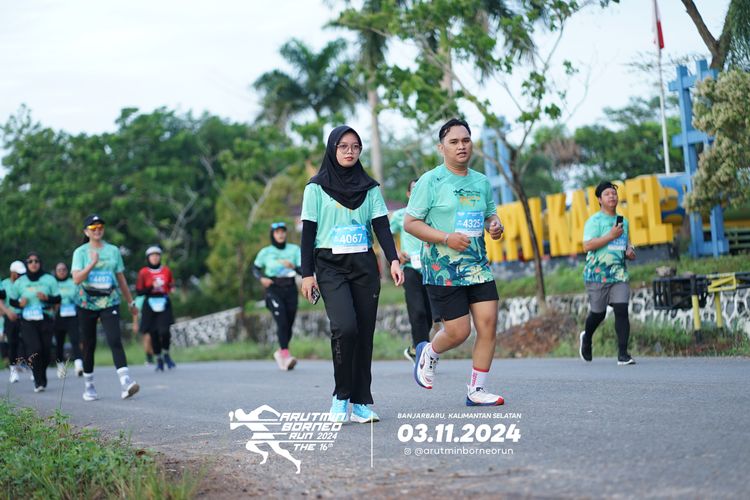 Race photo from Arutmin Borneo Run 2024