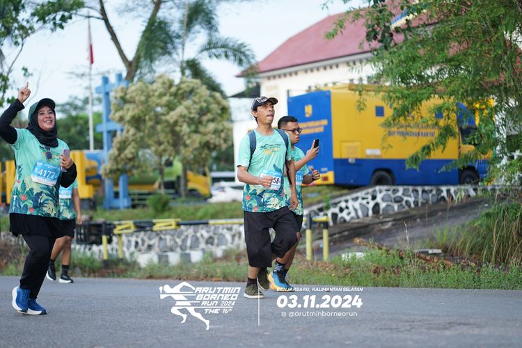 Race photo from Arutmin Borneo Run 2024