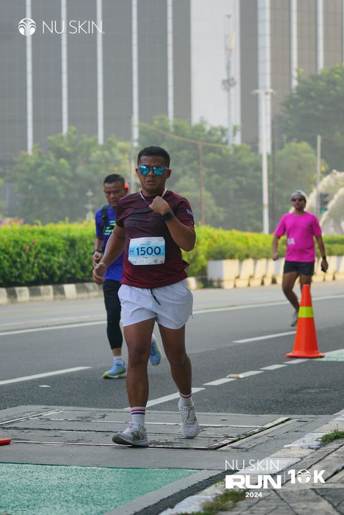 Race photo from Nu Skin Run 10K
