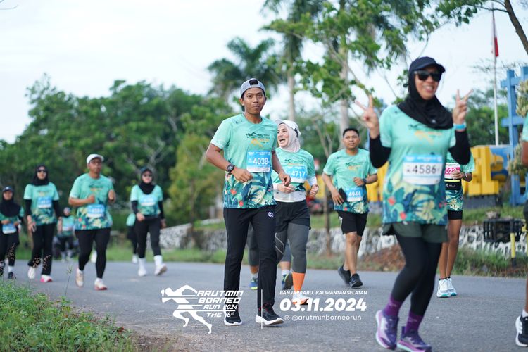 Race photo from Arutmin Borneo Run 2024