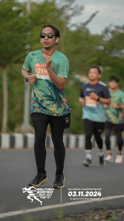Race photo from Arutmin Borneo Run 2024