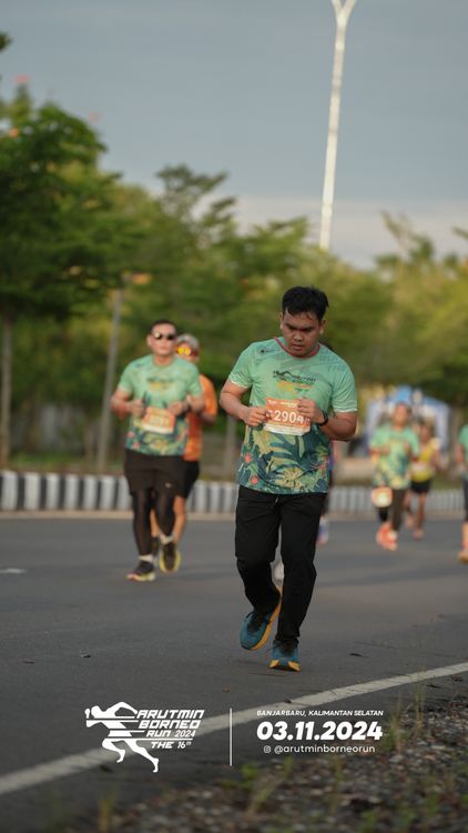 Race photo from Arutmin Borneo Run 2024