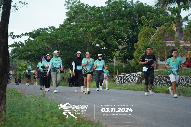 Race photo from Arutmin Borneo Run 2024