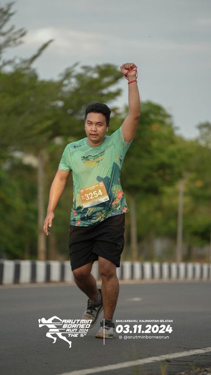 Race photo from Arutmin Borneo Run 2024