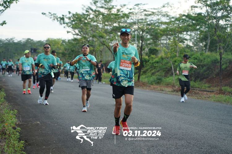 Race photo from Arutmin Borneo Run 2024