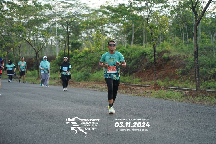 Race photo from Arutmin Borneo Run 2024