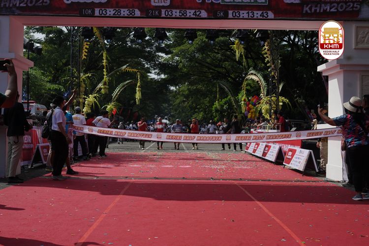 Race photo from Kediri Half Marathon 2025