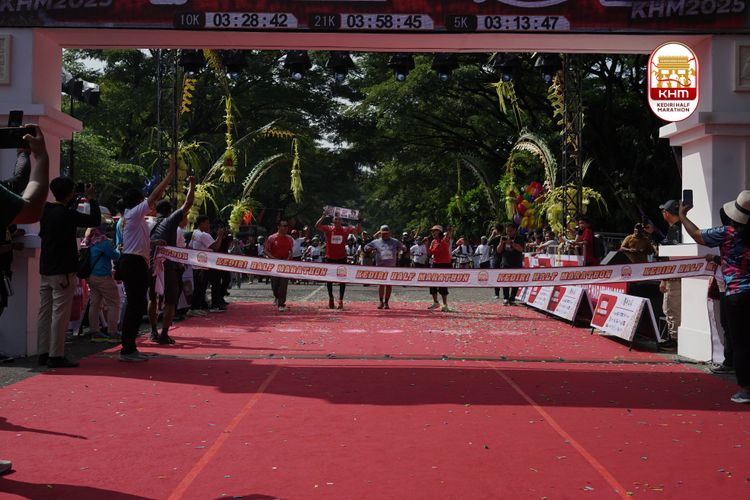 Race photo from Kediri Half Marathon 2025