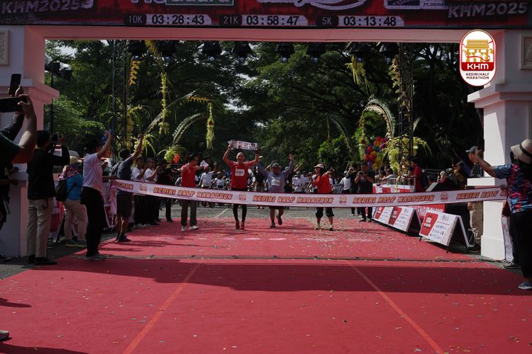 Race photo from Kediri Half Marathon 2025