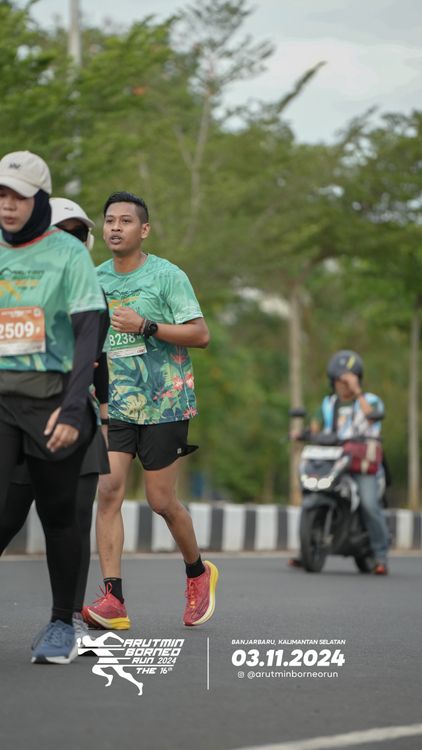Race photo from Arutmin Borneo Run 2024