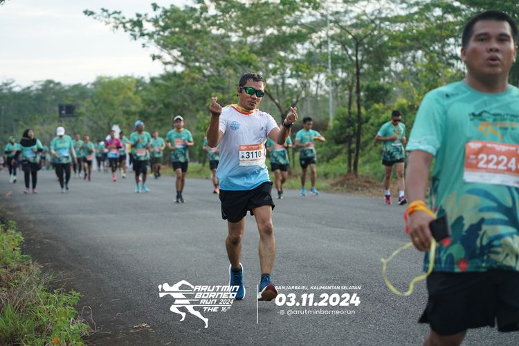Race photo from Arutmin Borneo Run 2024