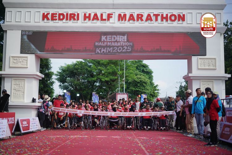 Race photo from Kediri Half Marathon 2025