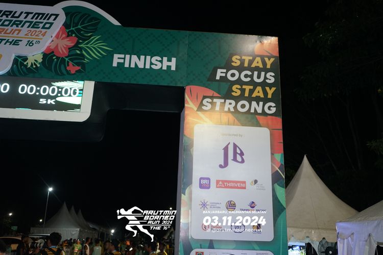 Race photo from Arutmin Borneo Run 2024