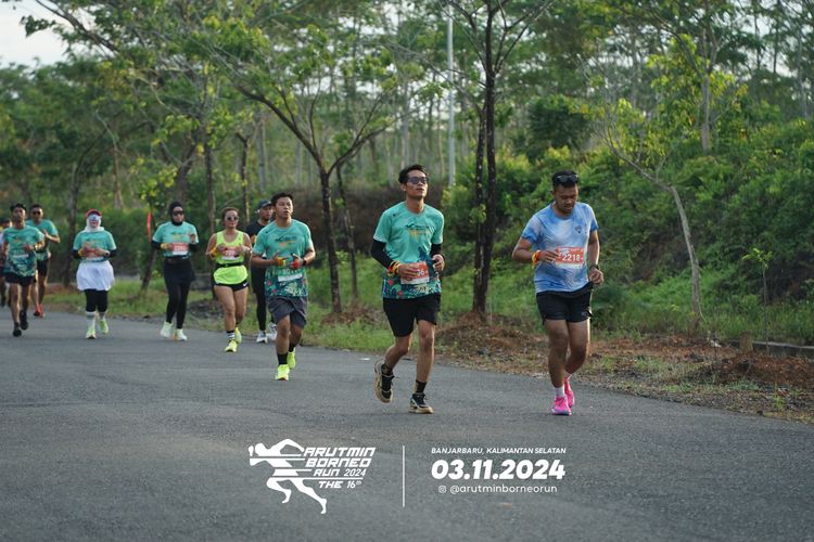 Race photo from Arutmin Borneo Run 2024