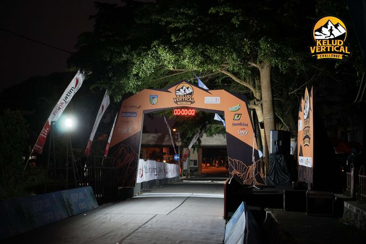 Race photo from Kelud Vertical Challenge 2024