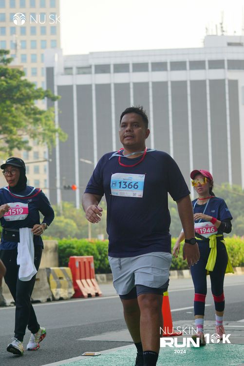 Race photo from Nu Skin Run 10K