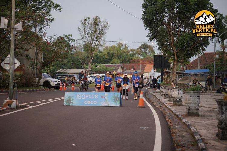 Race photo from Kelud Vertical Challenge 2024