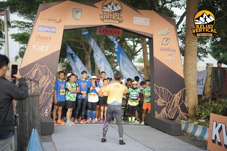 Race photo from Kelud Vertical Challenge 2024