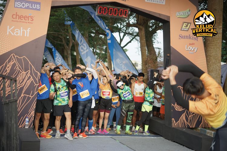 Race photo from Kelud Vertical Challenge 2024