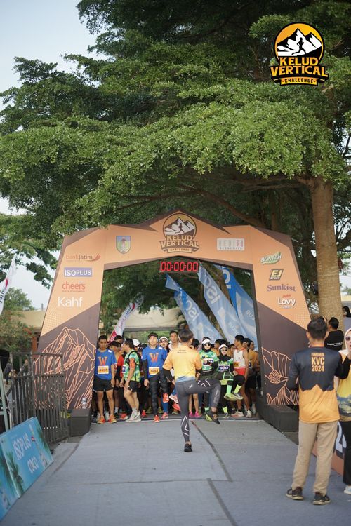 Race photo from Kelud Vertical Challenge 2024