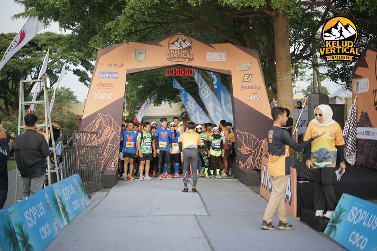 Race photo from Kelud Vertical Challenge 2024