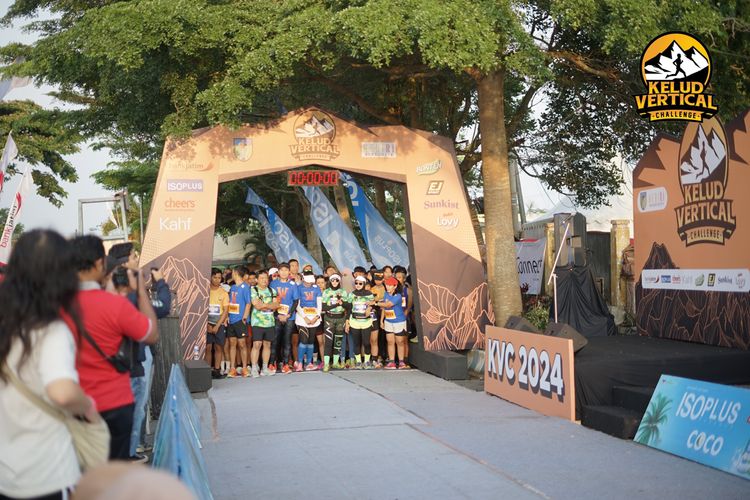 Race photo from Kelud Vertical Challenge 2024