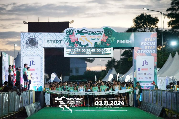 Race photo from Arutmin Borneo Run 2024