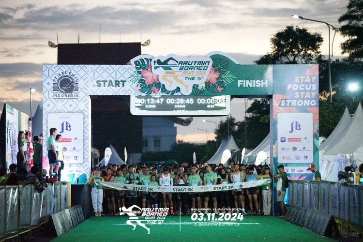 Race photo from Arutmin Borneo Run 2024
