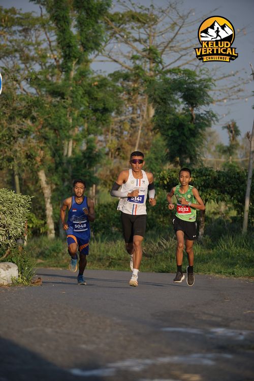 Race photo from Kelud Vertical Challenge 2024