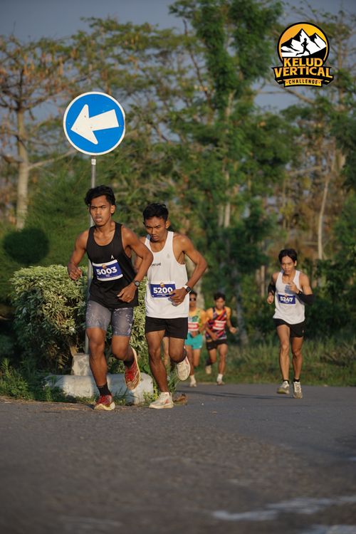 Race photo from Kelud Vertical Challenge 2024