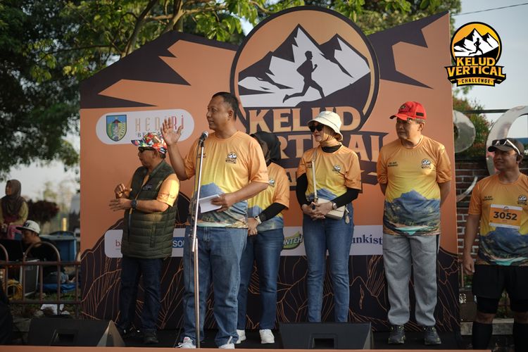 Race photo from Kelud Vertical Challenge 2024