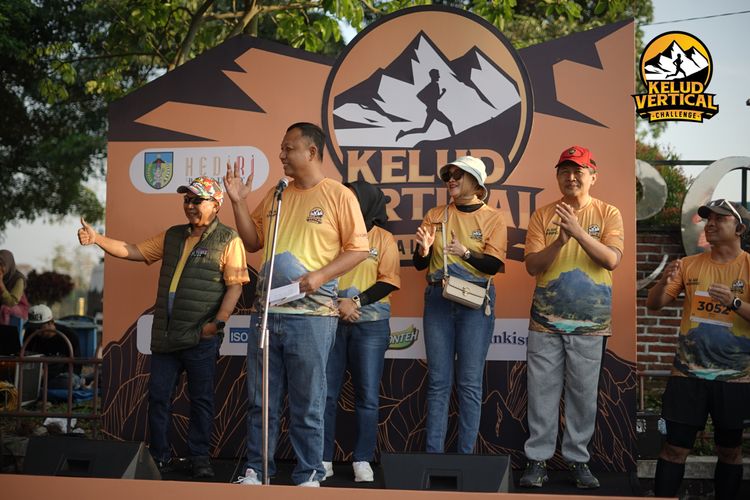 Race photo from Kelud Vertical Challenge 2024