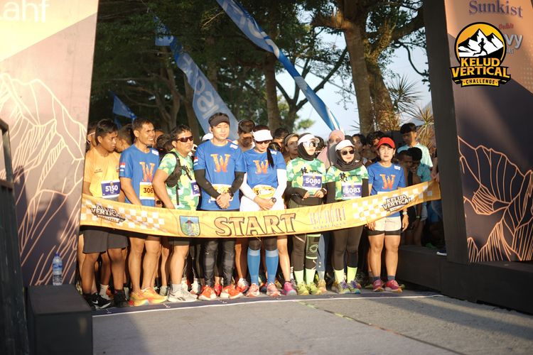 Race photo from Kelud Vertical Challenge 2024