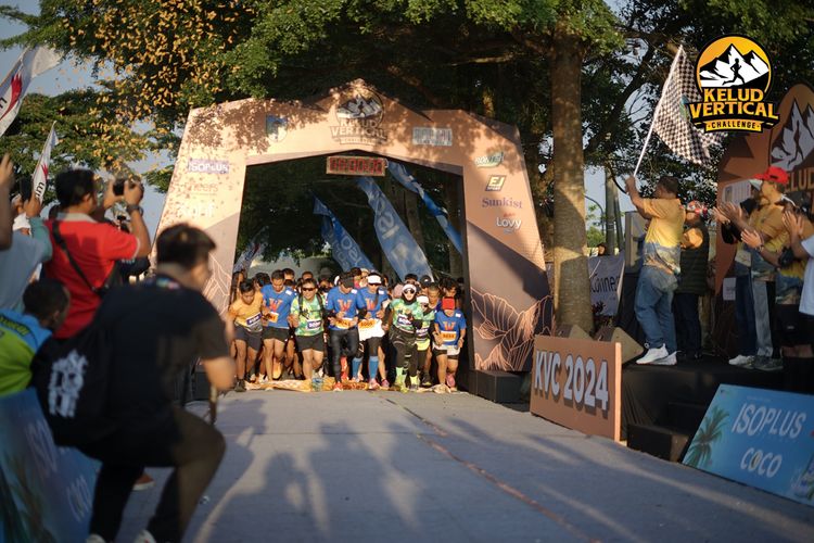 Race photo from Kelud Vertical Challenge 2024