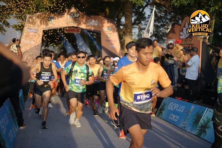 Race photo from Kelud Vertical Challenge 2024