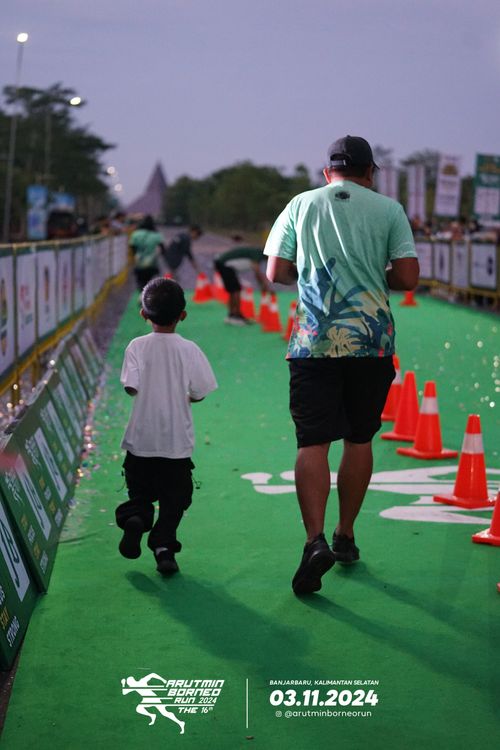 Race photo from Arutmin Borneo Run 2024