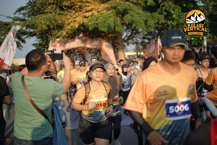 Race photo from Kelud Vertical Challenge 2024