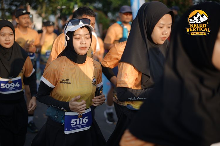 Race photo from Kelud Vertical Challenge 2024