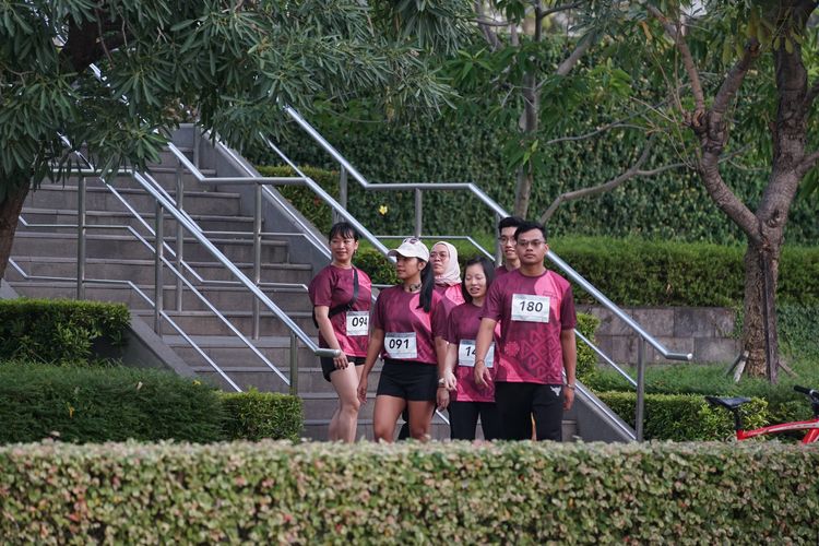 Race photo from Assurance Fun Run 2024